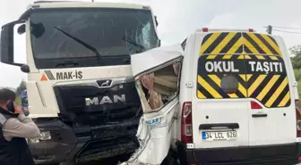 Yalova'da Trafik Kazası: 3 Yaralı