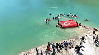 Yusufeli Barajı'nda Renkli Kano ve Rafting Etkinliği