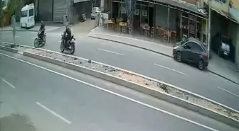 Adana'da trafik kazasında inanılmaz kurtuluş