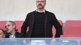 Altay'da Genel Kurul Heyecanı: Başkan Özkaral'ın Geleceği Belirsiz