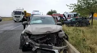 Diyarbakır'da Otomobil ve Kamyonet Çarpıştı: 1 Ölü, 3 Yaralı