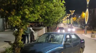 Alkollü Sürücü Ağaca Çarptı, Yaralandı