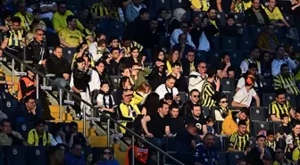 Fenerbahçe'nin olaylı maçında sadece 1 futbolcu alkışlandı