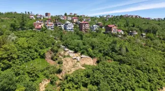 Yeşilce Mahallesi'nde Heyelan Sonrası Yol Çökmesi, Mahalle Halkını Mağdur Ediyor