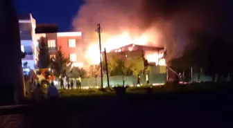 Adıyaman'da Yangın Paniği: 2 Katlı Ev Kullanılamaz Hale Geldi