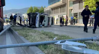Bursa'da Kadına Şiddet İhbarına Giden Polis Aracı Takla Attı
