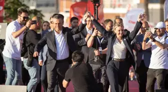 DEVA'dan istifa eden Seda Kaya Ösen CHP'ye katıldı