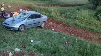 Balıkesir'de Şarampole Uçan Otomobilde 3 Yaralı