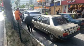 Antalya'da Alkollü ve Ehliyetsiz Sürücü Yaya Geçidinde Durduktan Sonra Çarptı