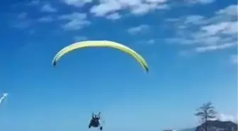 Giresun'da Gösteri Uçuşunda Paramotor Denize Düştü