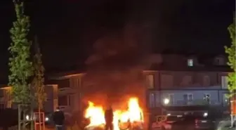 Sakarya'da Yangın: Hafif Ticari Araç Kullanılamaz Hale Geldi