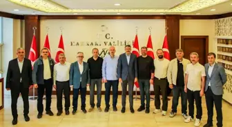 İstanbul Üniversitesi Hukuk Fakültesi Mezunları Hakkari'de Buluştu