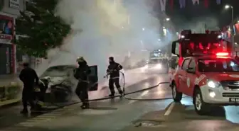 Çerkezköy'de Park Halindeki Otomobil Patladı ve Yandı