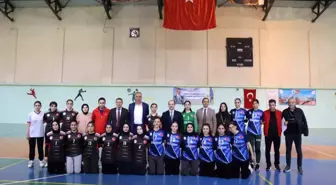 Oltu'da Liseler Arası Hentbol Müsabakaları Başarıyla Gerçekleşti