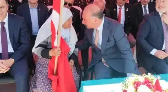 Vali Çalgan, 90 Yaşındaki Satı Bocuk'u Togg ile Evine Gönderdi
