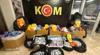 Antalya'da Kaçakçılık Operasyonunda 512 Bin Makaron Ele Geçirildi