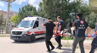 İnegöl'de Oyun Oynarken Bahçe Duvarında Sıkışan Çocuk Kurtarıldı