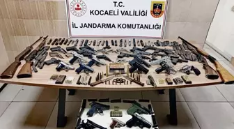 Kocaeli'de Ruhsatsız Silah Operasyonu: 14 Tabanca ve 4 Av Tüfeği Ele Geçirildi