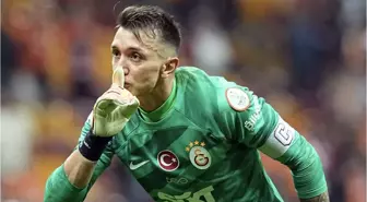 Galatasaray'ın Efsanesi Muslera, 19 kupayla tarihe geçti