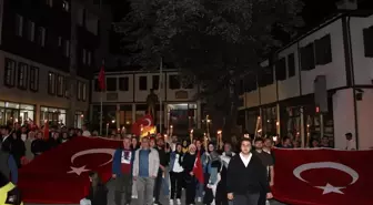 Kemaliye'de 19 Mayıs Coşkusu: Fener Alayı ve Gençlik Yürüyüşü Düzenlendi