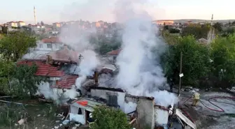 Kırıkkale'de Yangın: Bitişikteki Eve Sıçradı
