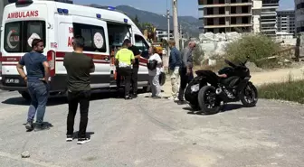Gazipaşa'da Motosiklet ve Otomobil Çarpıştı, Bir Kişi Yaralandı