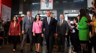 CHP Genel Başkanı Özgür Özel: 'Meclis'te bir komisyon kurulması fikrine Devlet Bey'in olumlu yaklaşımı önemli'