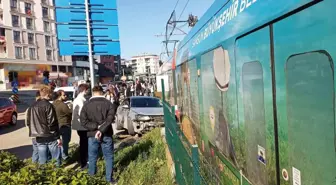 Samsun'da Kırmızı Işık İhlali: Tramvay ile Çarpışma