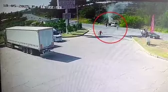 Manavgat'ta Araç Yangını Vatandaşlar Tarafından Söndürüldü