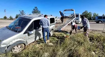 Denizli'de Tütün İşçilerini Taşıyan Araç Kaza Yaptı: 6 Yaralı