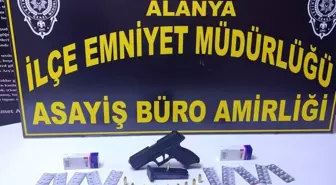 Alanya'da Ruhsatsız Tabanca ve Uyuşturucu Ele Geçirildi