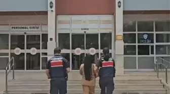 Hırsızlık Suçundan Aranan Kadın Yakalandı