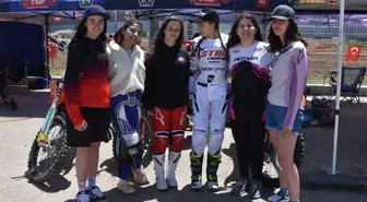 Genç Kızlar Motokros Dünya Sahnesine Çıkıyor