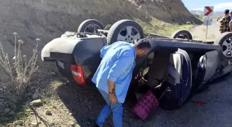 Başkale'de Takla Atan Kamyonette İki Kişi Yaralandı