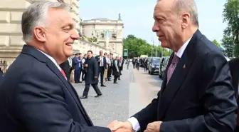 Cumhurbaşkanı Erdoğan, TDT Zirvesi'nde Macaristan Başbakan Orban tarafından karşılandı