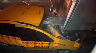 Sakarya'da Feci Kaza: Taksinin Sürücüsü Hayatını Kaybetti