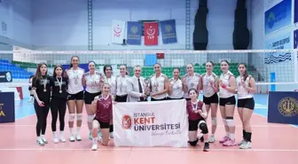 İstanbul Kent Üniversitesi Voleybol Kadın Takımı Şampiyon Oldu