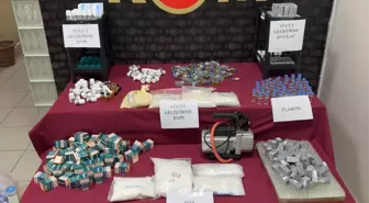 İzmir'de Kaçak Vücut Geliştirme İlacı Operasyonu: 13 Gözaltı
