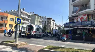 Manavgat'ta Motosiklet ve Otomobil Çarpıştı: 1 Yaralı