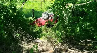 Sapanca'da Kontrolden Çıkan Otomobil Şarampole Uçtu: 2 Yaralı