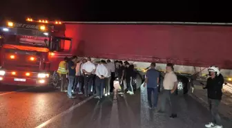 Alanya'da Tır Sürücüsü Kalp Krizi Geçirdi, D-400 Karayolu Kapandı