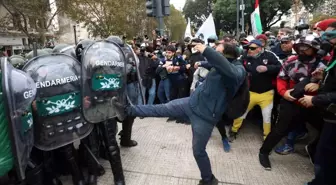 Arjantin'de Emeklilerin Maaş Talebiyle Protesto Gösterisi