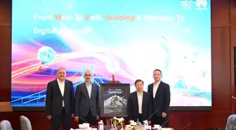 Bakan Uraloğlu, Çin'de Huawei ve ZTE ile 5G Teknolojileri Üzerine Görüşme Yaptı