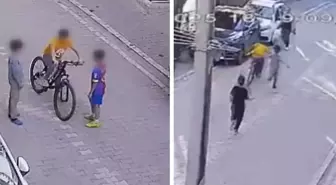 Çaldığı bisikleti arkadaşlarına gösterirken araba çarptı