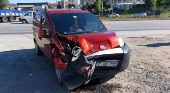 Yalova'dan Ardahan'a Giden Aile Kazada Yaralandı
