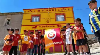 Galatasaray Taraftarının Evi Icardi ve Osimhen ile Süslendi