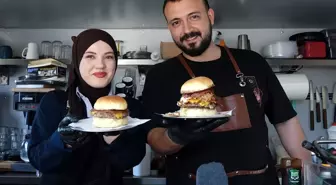 Doktorun Mutfaktaki Hayali: Karavan Hamburgerci