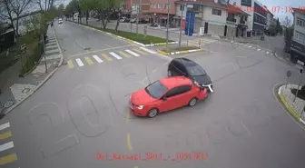 Sakarya'da KGYS kameralarına yansıyan trafik kazaları görüntülendi