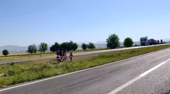 Kurtalan'da Öğrenciler Okula Tehlikeli Yolda Yürüyor