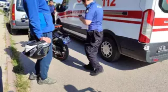 Sinop'ta Minibüs ile Motosiklet Çarpıştı: 2 Yaralı